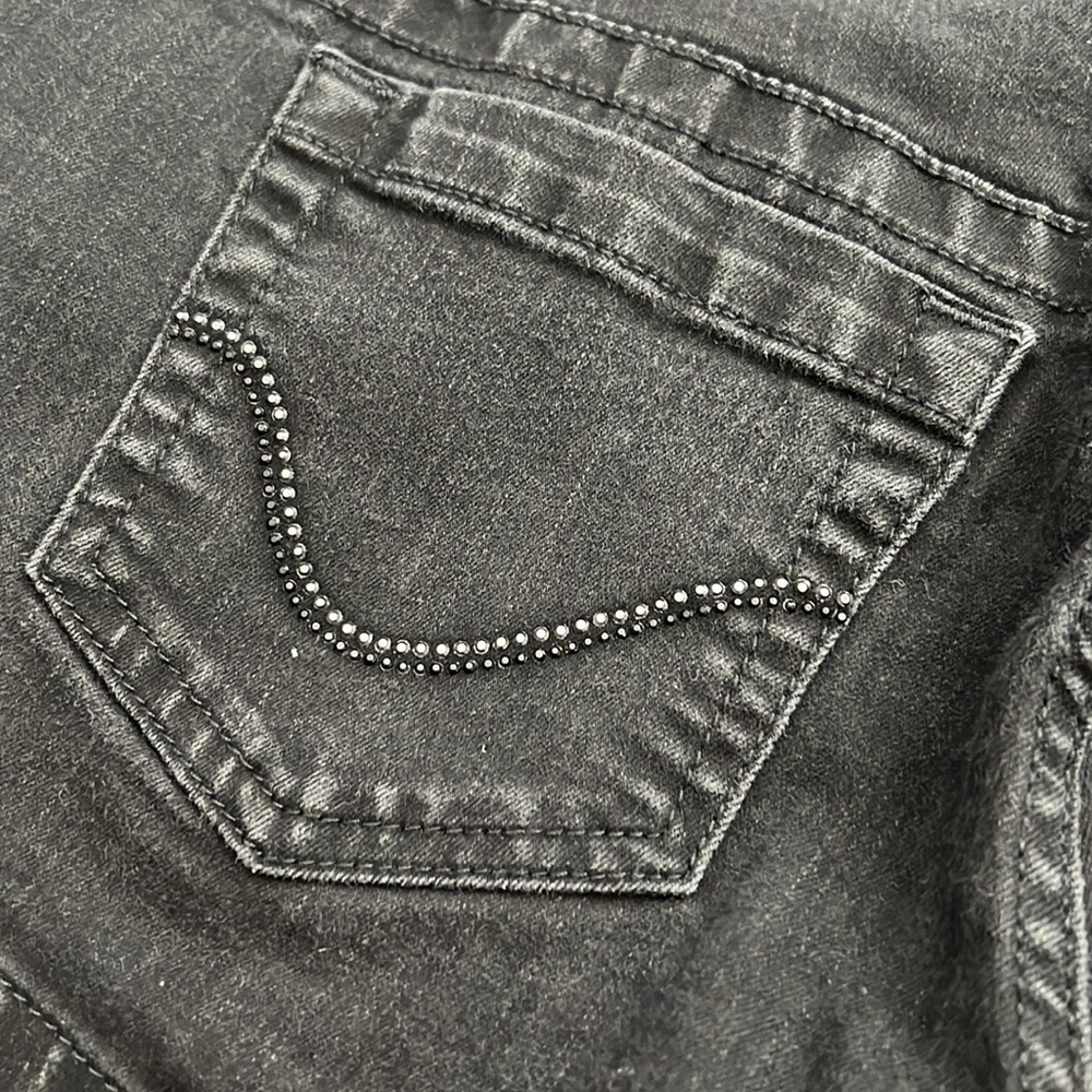 Shorts - Picture 4 of 5